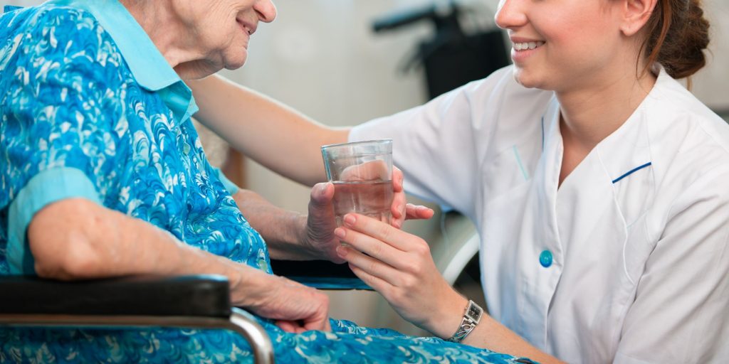 what is the difference between care homes and nursing homes